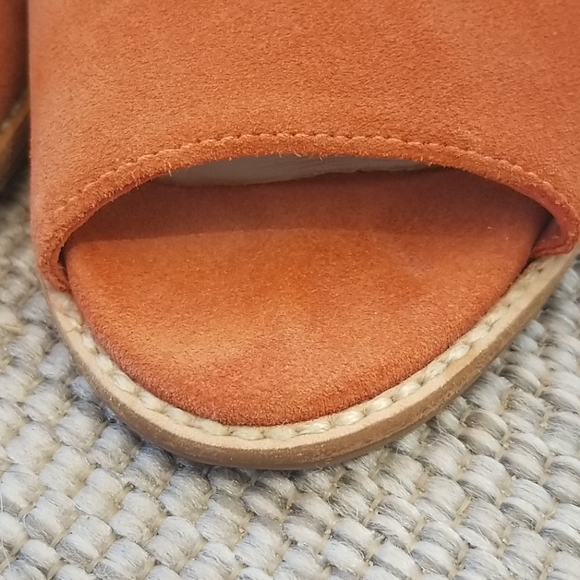 UGG CORAL SLIP ON HEELS - Picture 10 of 12